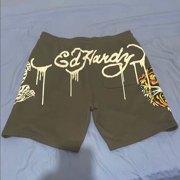 Grey Ed Hardy Cotton Shorts with Tiger Graphic Designs - Picture 1 of 3